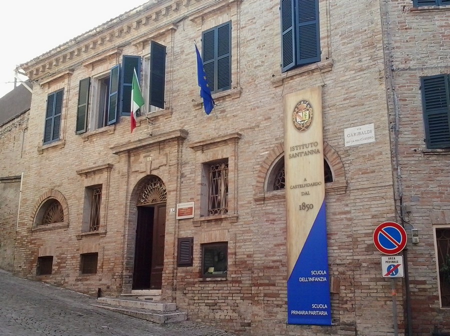 Istituto Sant’Anna, giocando ci si iscrive